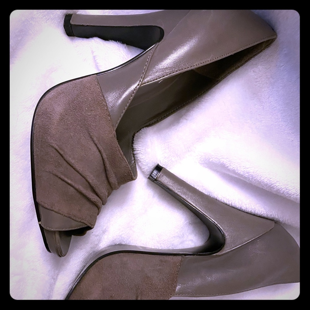 Nine West thinkableo peep toe heels 4 inch heel